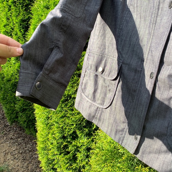 Calvin Klein || Jacket - Picture 5 of 7